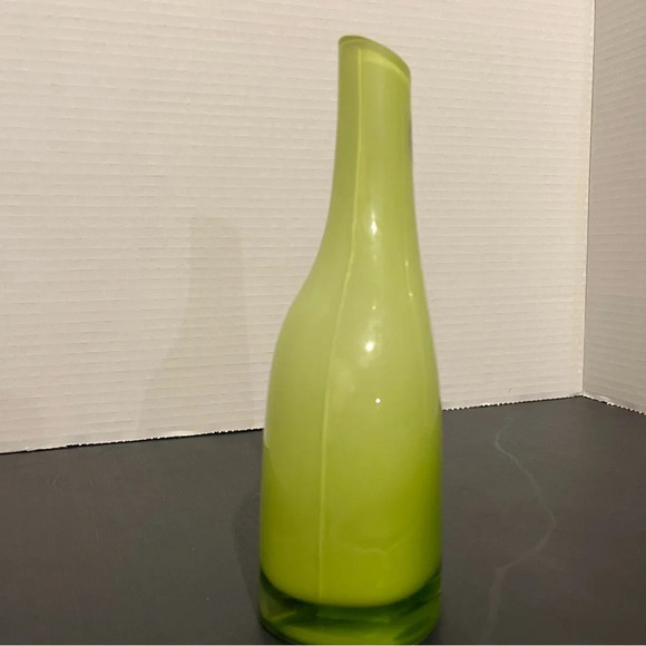 Vintage Ikea Okkso Cased Lime Green Glass Vase 8” Tall - Picture 4 of 9